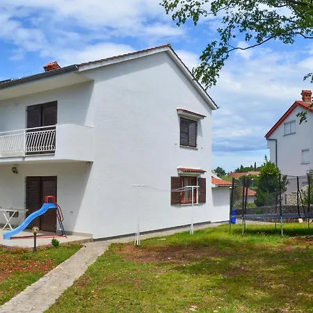 2 Bedroom Lovely In Apartment *