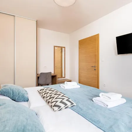 2 Bedroom Lovely In Apartment Malinska