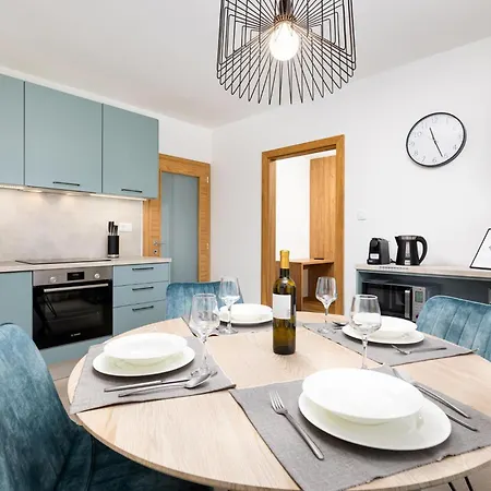 Stunning Apartment In Malinska