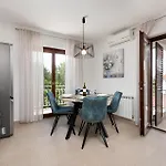 Apartment In Malinska